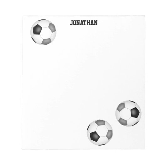Drie zwart grijze voetballen gepersonaliseerd notitieblok (Voorkant)