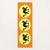 Drie zwarte katten gebogen rug geel maan Sinaasapp Yogamat (Voorkant)