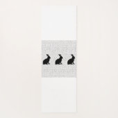 Drie zwarte konijnenkuipen Silhouettes Polka Dots Yogamat (Achterkant)