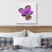 Driebloem Wild Donkerpaars Canvasprint Canvas Afdruk (Insitu (Slaapkamer))