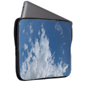 Driehoek van wolken laptop sleeve (Voorkant Rechts)