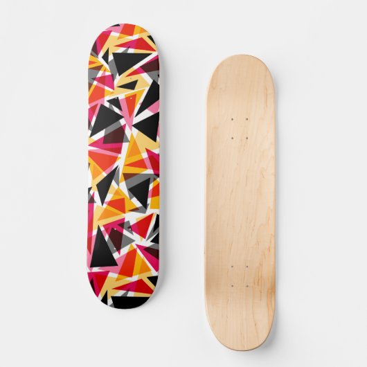 Driehoeken, geometrische vormen, geel en rood persoonlijk skateboard (Voorkant)