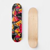Driehoeken, geometrische vormen, geel en rood persoonlijk skateboard (Voorkant)