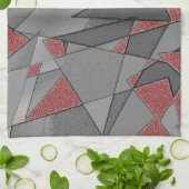 Driehoekige ruw snijdsels, op rode achtergrond theedoek (Gevouwen)