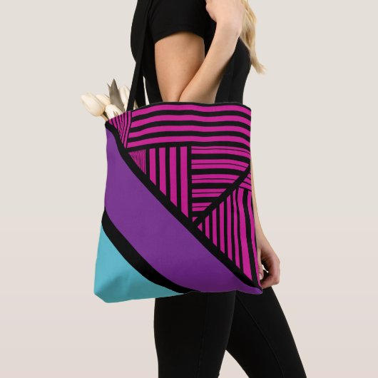 Driehoekige strepen - roze, Paarse, blauw en zwart Tote Bag (Dichtbij)