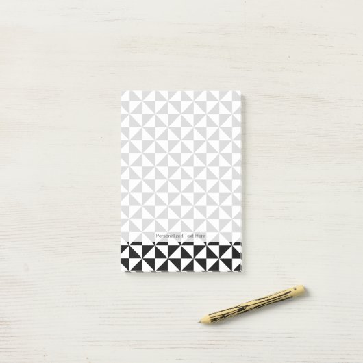 Driehoekspatroon zwart-wit post-it® notes (Op bureau)