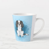 Driekleurige Cavalier King Charles Spaniel Hond Op Latte Mok (Rechts)