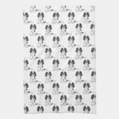 Driekleurige Cavalier King Charles Spaniel Hond Pa Theedoek (Verticaal)