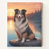 Driekleurige Collie bij meer Notitieboek (Achterkant)