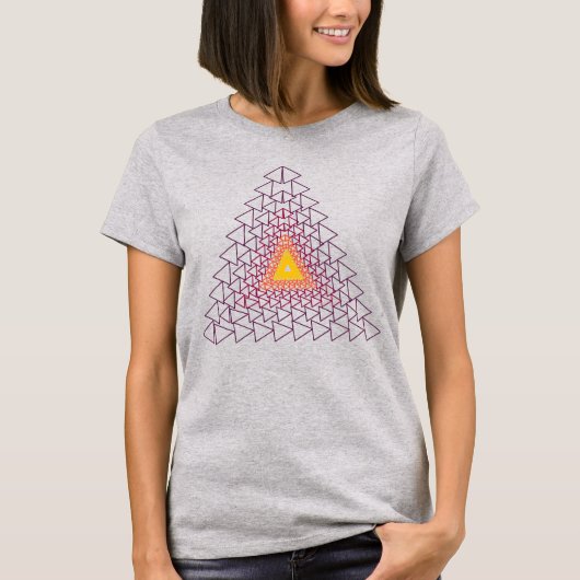 DRIEMAAL GEOMETRISCH ART TSHIRT. T-SHIRT (Voorkant)
