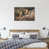 Drietal leeuwenwelpen met moeder canvas afdruk (Insitu (Slaapkamer))