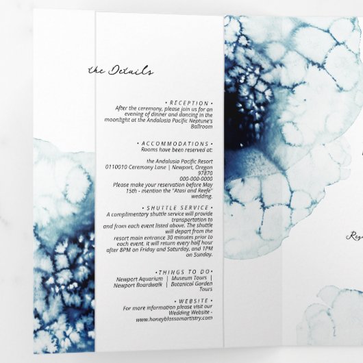 Drievoudig document over het huwelijk op blauwe Na Drieluik Uitnodiging (Binnenzijde eerst)