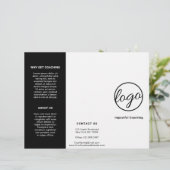 Drievoudige brochure aangepast zwart-wit Logo (Staand voorkant)