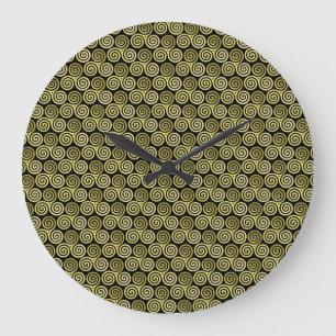 Drievoudige spiraal triskele Keltisch Khaki Beige Grote Klok