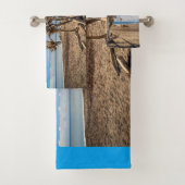 Driftwood artwork on Hokitika Beach, Nieuw-Zeeland Bad Handdoek (Insitu)