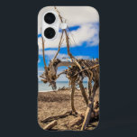 Driftwood artwork on Hokitika Beach, Nieuw-Zeeland iPhone 16 Hoesje<br><div class="desc">Kunstwerk dat is uitgevoerd door driftwood-kunstenaars op het strand van Hokitika in Nieuw-Zeeland. In januari wordt daar elk jaar een Driftwood- en Zandfestival gehouden.</div>