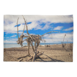 Driftwood artwork on Hokitika Beach, Nieuw-Zeeland Kussensloop