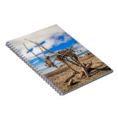 Driftwood artwork on Hokitika Beach, Nieuw-Zeeland Notitieboek (Rechterzijde)