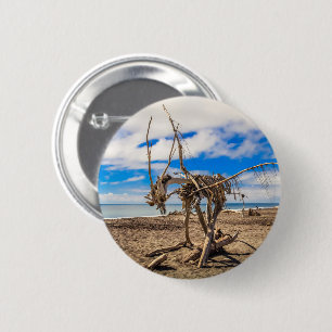 Driftwood artwork on Hokitika Beach, Nieuw-Zeeland Ronde Button 5,7 Cm