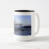 Driftwood Beach Tweekleurige Koffiemok (Voorkant rechts)