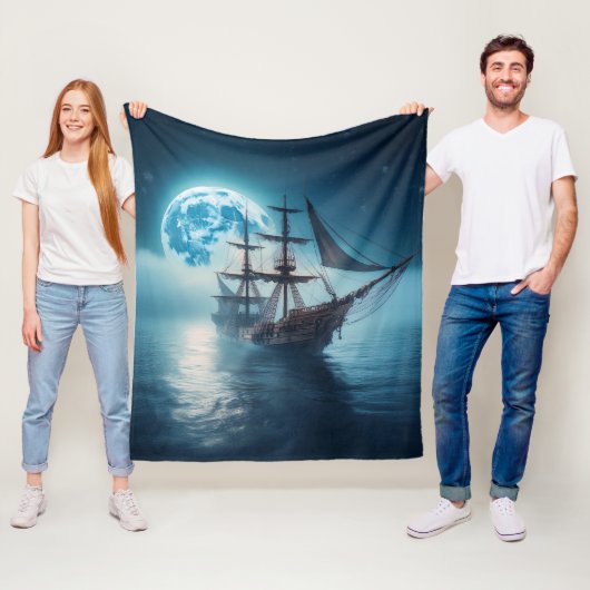 Drijvend Geesterschip Onder Volle Maan Fleece Deken (In situ)