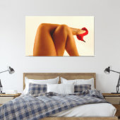 Drijvende benen van vrouwen met hoge rode spieren canvas afdruk (Insitu (Slaapkamer))