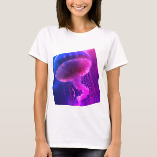 Drijvende Elegantie, Kwallen op Bord Zwart papier  T-shirt