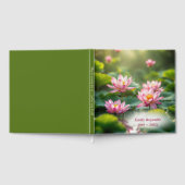 Drijvende roze lotus en lelie pads in vijver gastenboek (Volledig)