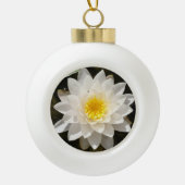 Drijvende witte waterlily Lotus Keramische Bal Ornament (Voorkant)