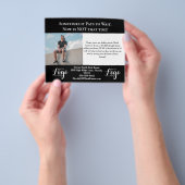 Dringende Call-to-Action Vastgoedkaart Flyer (Hand)
