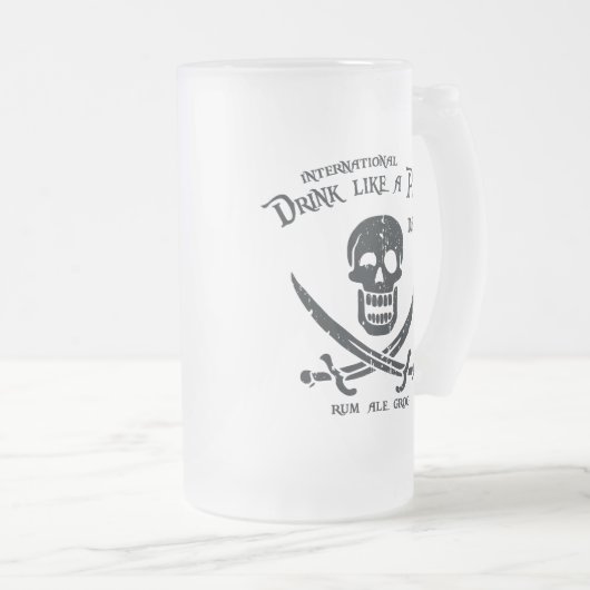 Drink als een piraat matglas bierpul (Voorkant rechts)