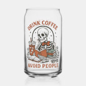 ☕ Drink Coffee, Avoid People – Funny Skeleton Beer Blikvorm Glas (Voorkant)