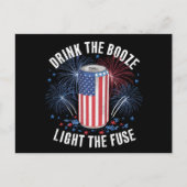 Drink de drank en steek de zekering 4 juli aan briefkaart (Voorkant)