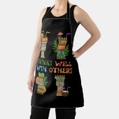 Drink goed met andere vrouwen Tiki Hawaii Hawaiian Schort (Insitu)