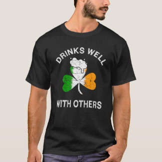 DRINK GOED MET ANDEREN SHAMROCK IRISH ST.PATRICK" T-SHIRT