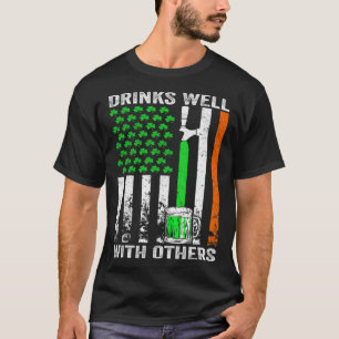 Drink goed met anderen St Patrick's Day Drink bij T-shirt