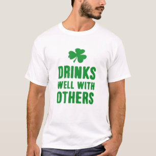 Drink goed met anderen St. Patrick's Day T-shirt