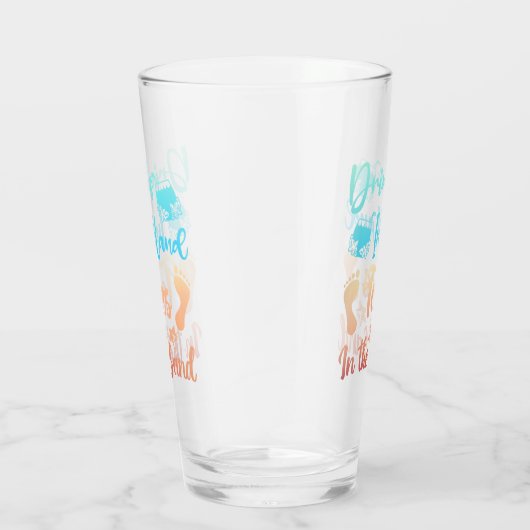 Drink in handspeelgoed in het zand - strand Gezegd Glas (Rechts)