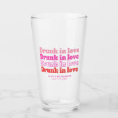Drink in Liefde Bachelorette Party Bierglas Favor Glas (Voorkant)