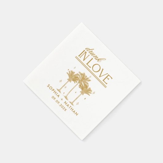 Drink in liefde gepersonaliseerde strand bruiloft servet (Hoek)