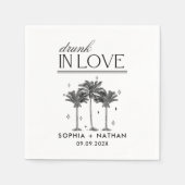 Drink in liefde gepersonaliseerde strand bruiloft servet (Voorkant)