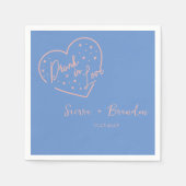 Drink in Liefde Roze & Blauw Monogram Trouwservett Servet (Voorkant)