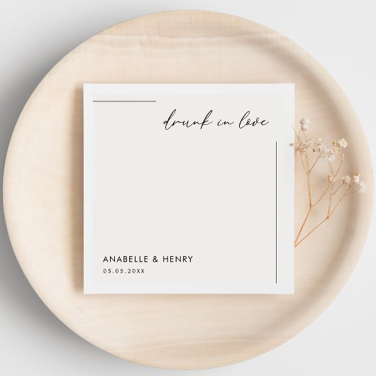 Drink in liefdesminimalistisch script en lijnhuwel servet