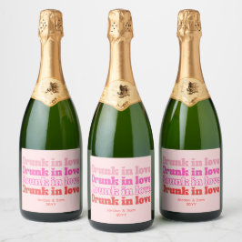 Drink in Love Bachelorette Party Retro Pink Sparkling Wijnetiket