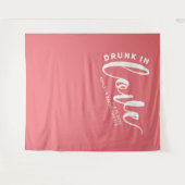 Drink in Love Bachelorette Welcome Wandkleed (Voorkant (horizontaal))