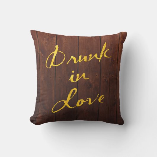 Drink in Love Gold & Wood Outdoor Pillow Buitenkussen (Voorkant)