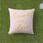 Drink in Love Pink & Gold Outdoor Pillow Buitenkussen (Gras)