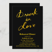 Drink in Love Rehearsal Dinner Invitation Kaart (Voorkant / Achterkant)