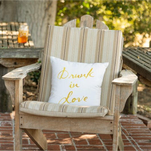 Drink in Love White en Gold Outdoor Pillow Buitenkussen (Stoel)
