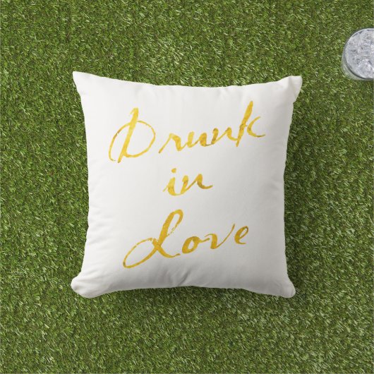 Drink in Love White en Gold Outdoor Pillow Buitenkussen (Gras)